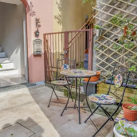 The Twilight - A Window View Of The ブレーヴィオ